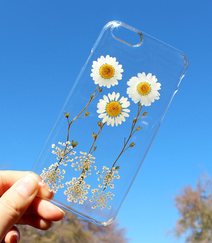 用鲜花做成的手机壳你见过吗？（组图）