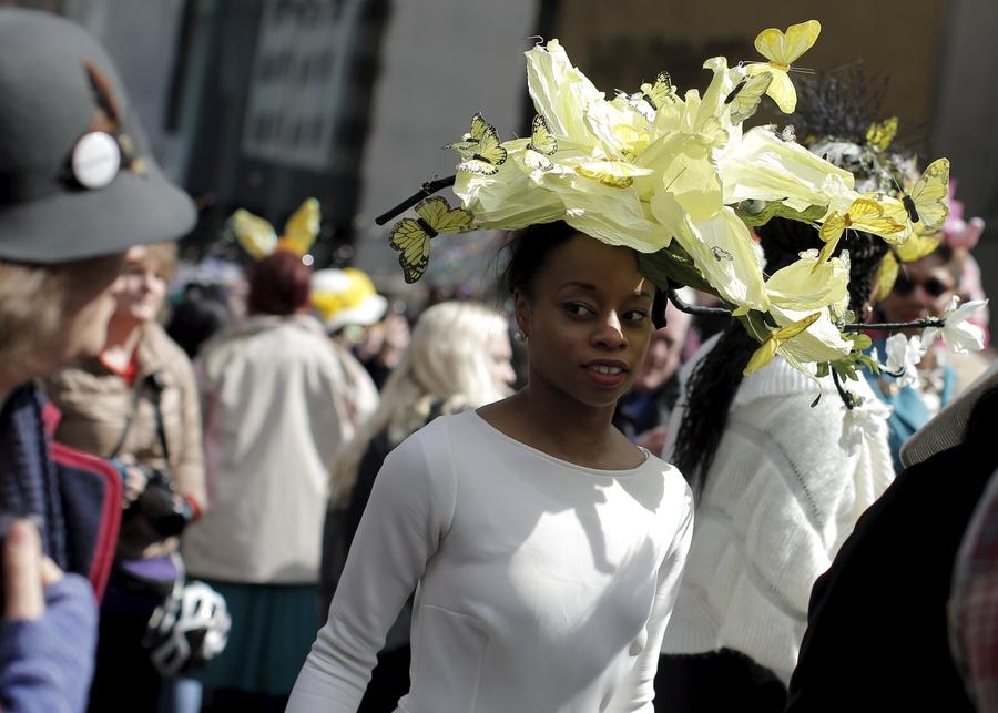 纽约举行复活节游行 缤纷帽饰吸睛（高清组图）
