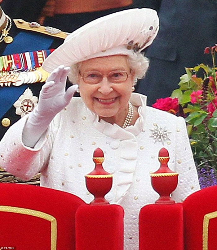 女王90岁：回顾伊丽莎白的最美瞬间（组图）