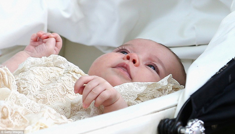 夏洛特小公主一周岁啦！王室发布最新照片（组图）