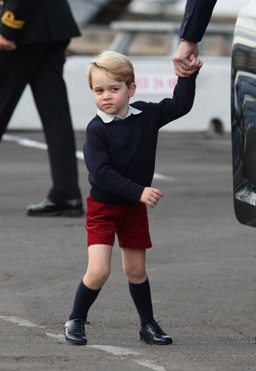 为什么乔治小王子总穿短裤？