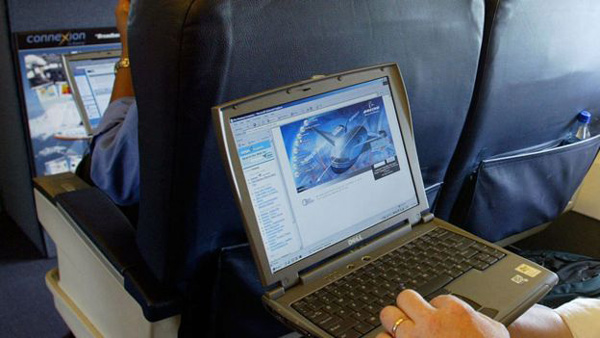 美英禁止携带电脑登机 多个中东国家受影响 
