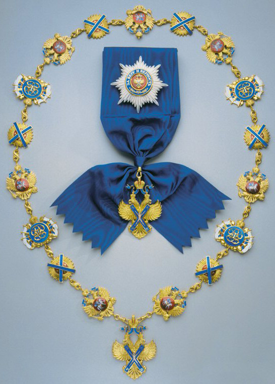 普京向习近平授予“圣安德烈”勋章