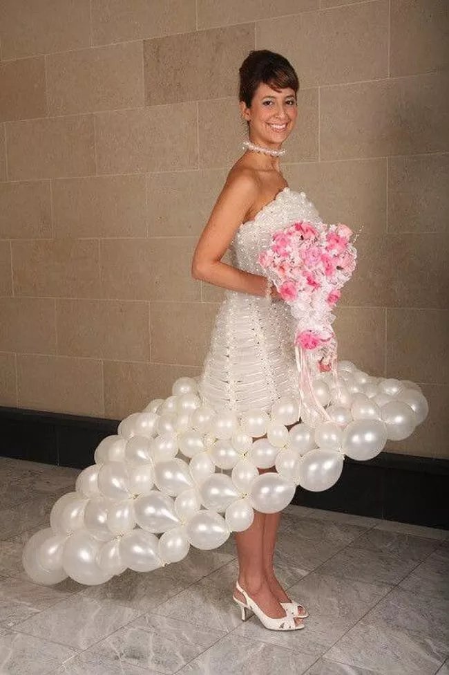 婚纱照气球_拿气球的婚纱照