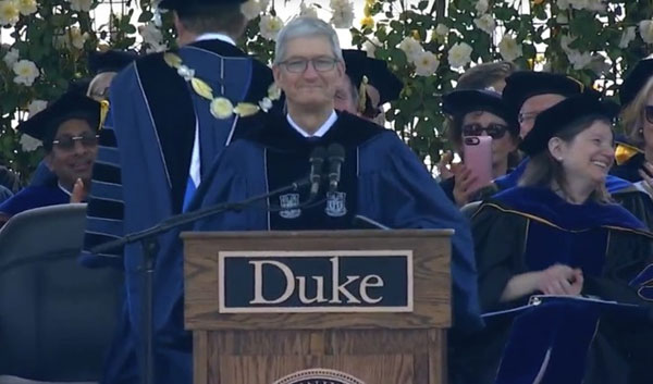 苹果CEO库克2018年杜克大学毕业典礼演讲：毕业生要无所畏惧
