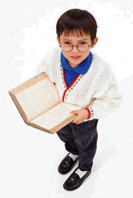研究：小孩认为戴眼镜显得更有学问