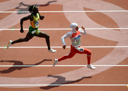 Bahrain athlete runs at Beijing Olympics
