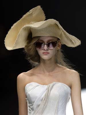 2009 women's ready-to-wear fashion collection show in Paris