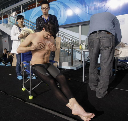 Phelps returns to China for car commercials