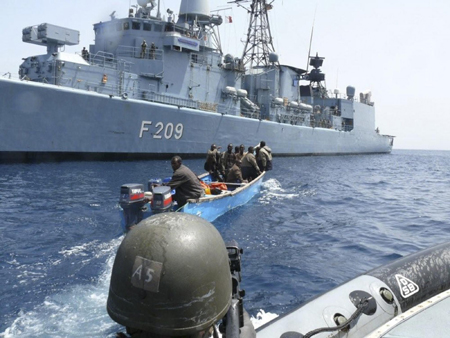 German navy arrests nine pirates off Somalia