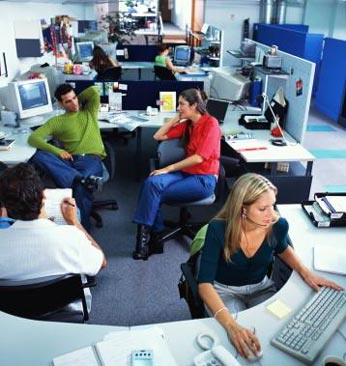 调查：上班时上网开小差能提高工作效率