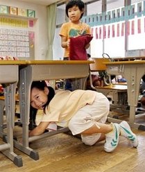日本小镇出生率太低要卖学校