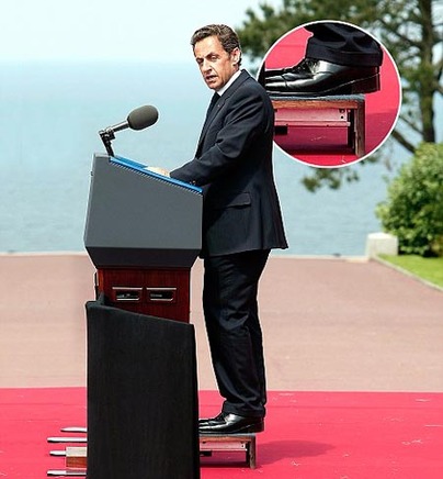 Footstool for Sarkozy <BR>萨科齐站板凳演讲(图)