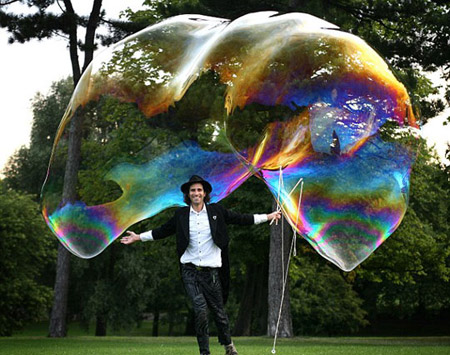 Largest free-floating bubble in the world