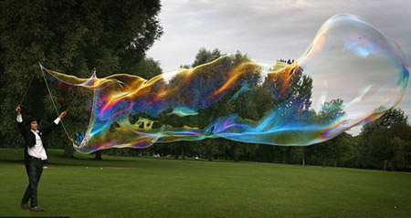 Largest free-floating bubble in the world