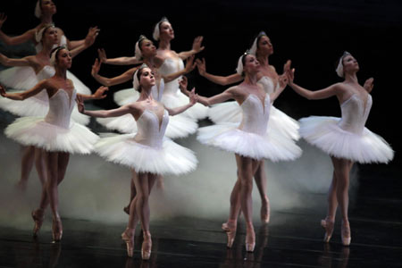 San Francisco Ballet Group performs in Shanghai