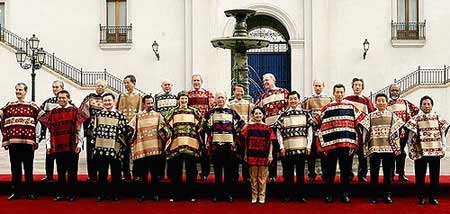 新加坡提前展示APEC峰会领导人服装
