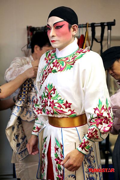 Andy Lau's Peking Opera style