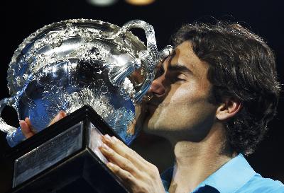 Federer wins 16th Grand Slam title