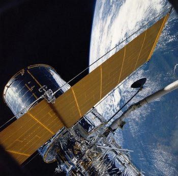 哈勃太空望远镜升空20周年