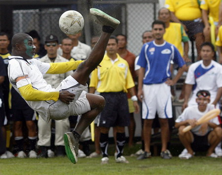 Inmates team up for World Cup behind bars