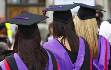 英国欲征“毕业税”代替大学学费