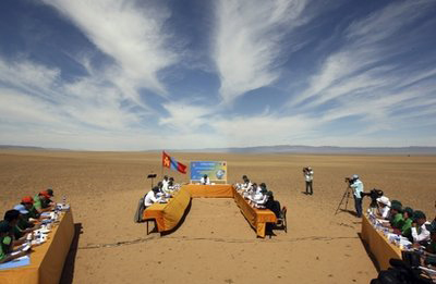 蒙古内阁戈壁开会 议气候变化
