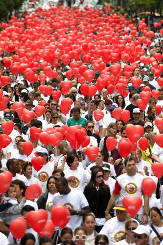 Brazilians hike to mark 10th World Heart Day