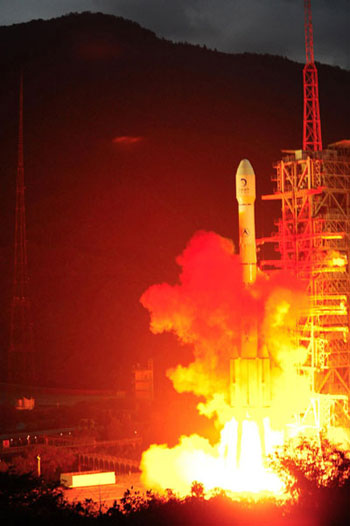 China's 2nd lunar probe Chang'e-2 blasts off