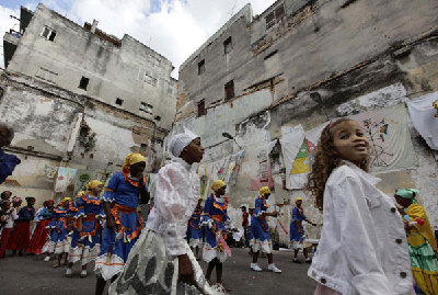 Cuba dancers emanate concern to AIDS