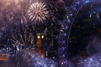 Millions gather worldwide to ring in new year