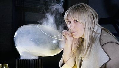 食物成“浮云” 科学家发明吸入式食物机