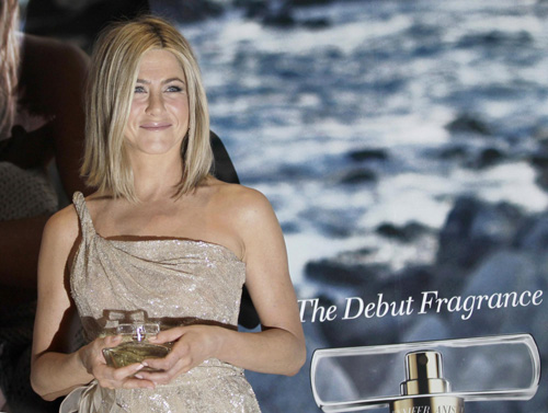 Aniston promotes her fragrance