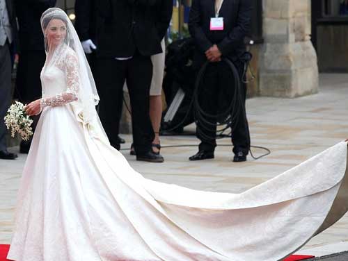 撞衫！英新王妃婚纱被指“抄袭”