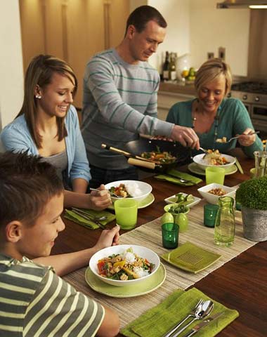 和父母一起吃饭的青少年更健康