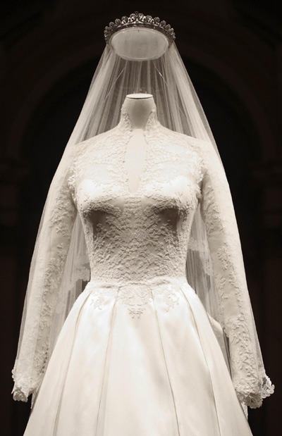 Catherine's wedding dress displayed in London
