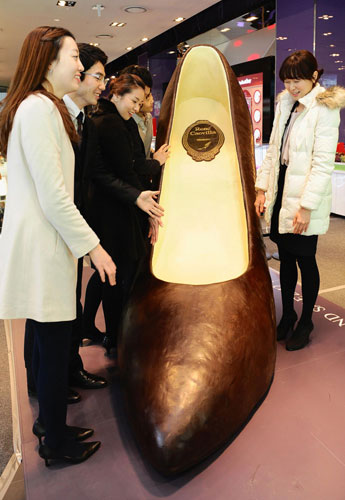 Huge chocolate heel welcomes Valentine's Day