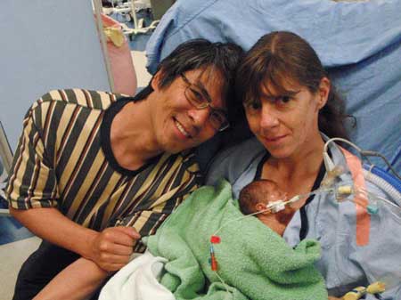 澳女婴在加早产 医疗费达百万美元
